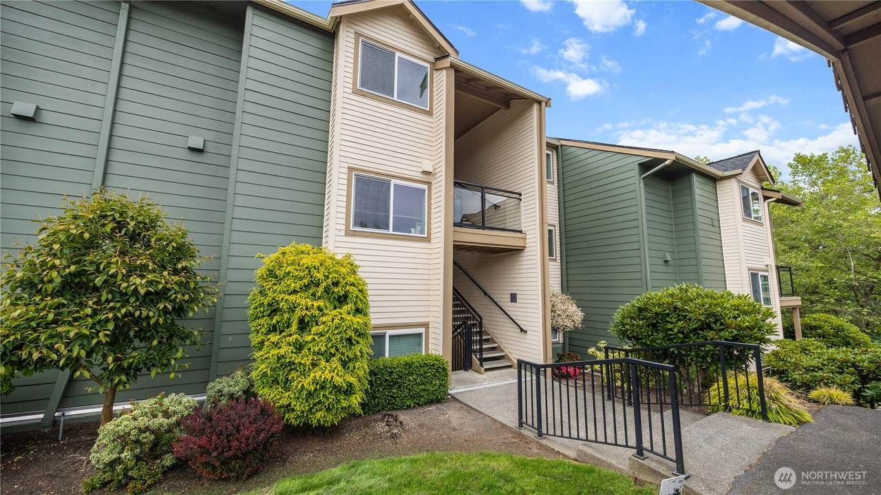 3008 Narrows Drive - Photo 1