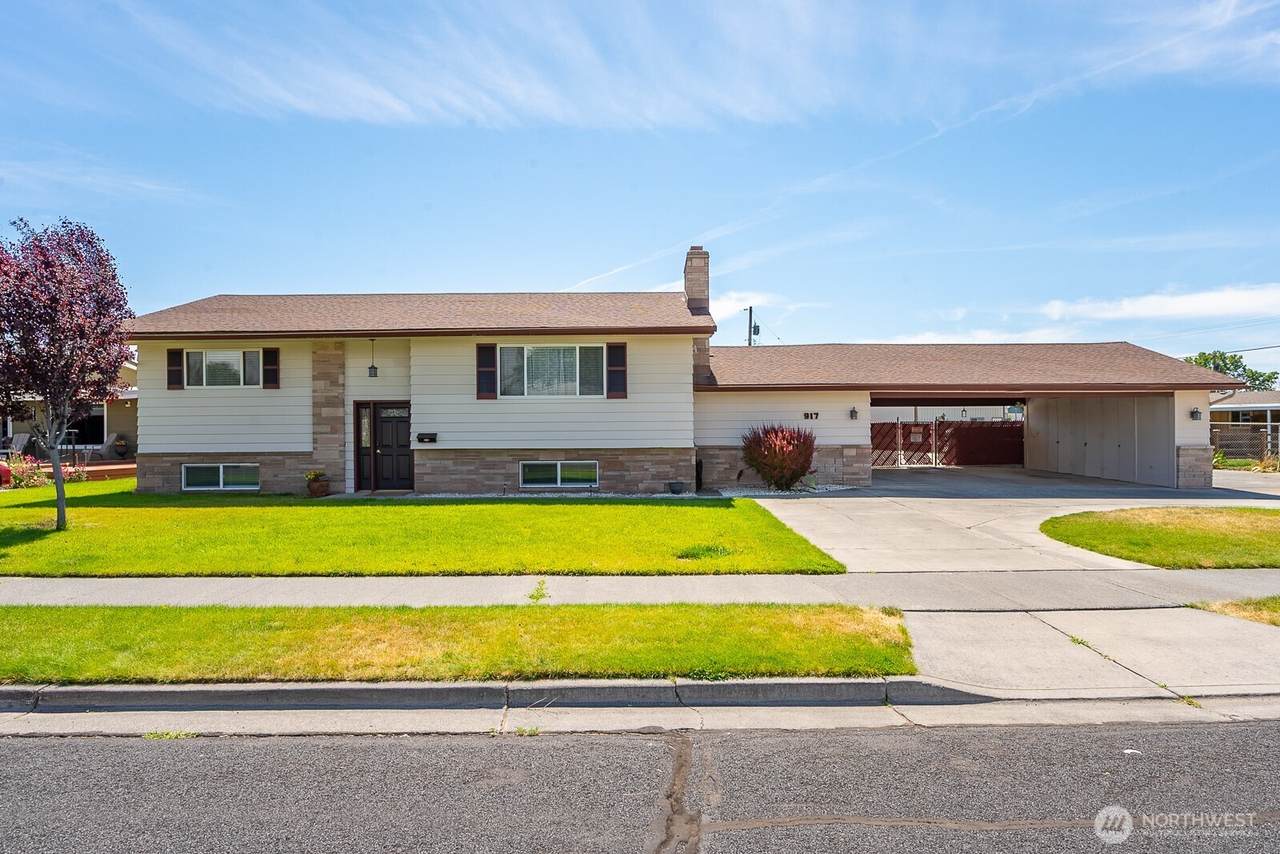 917 Dahlia Drive - Photo 1