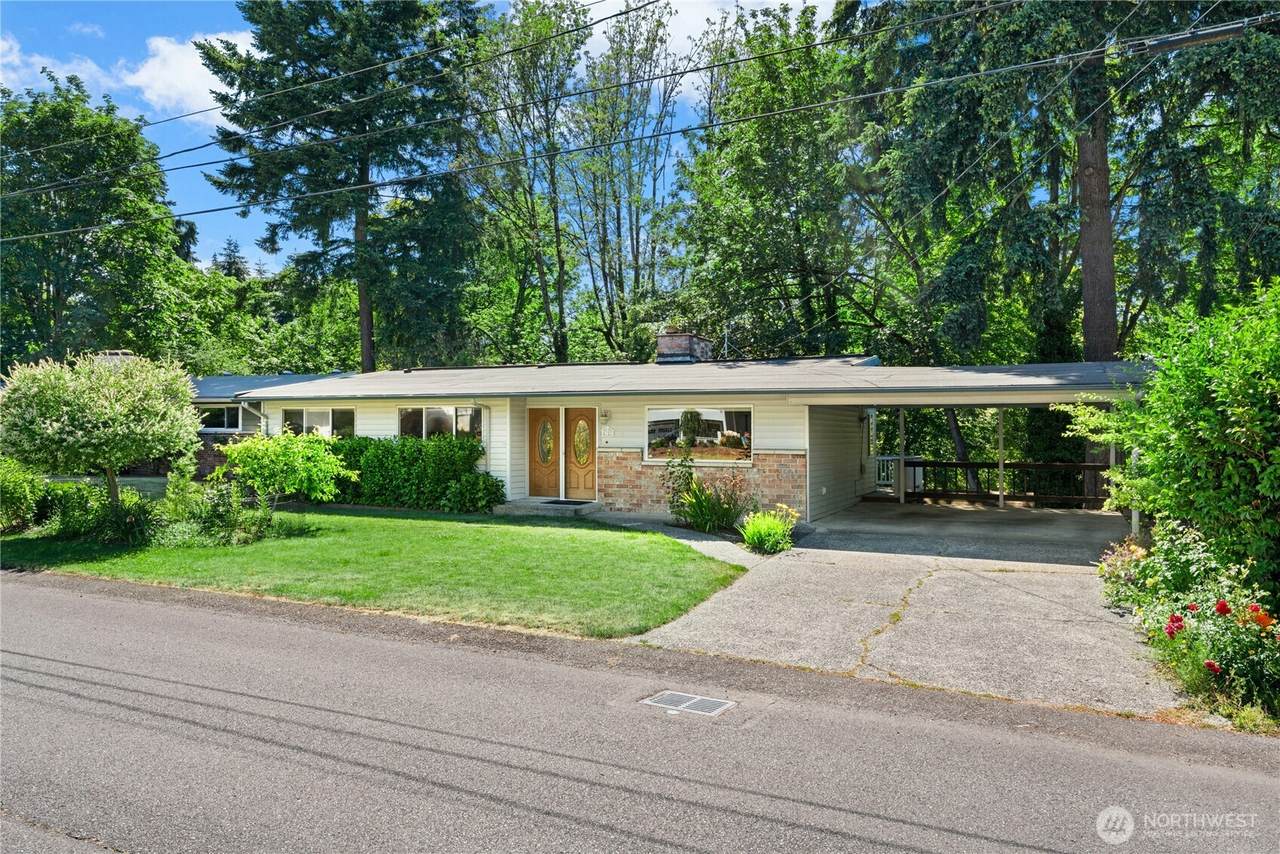 5221 120th Avenue - Photo 1
