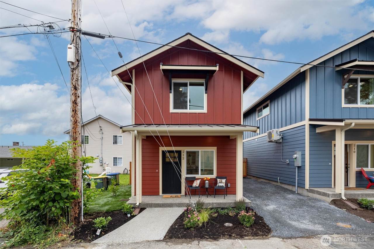 212 Carolina St - Photo 1