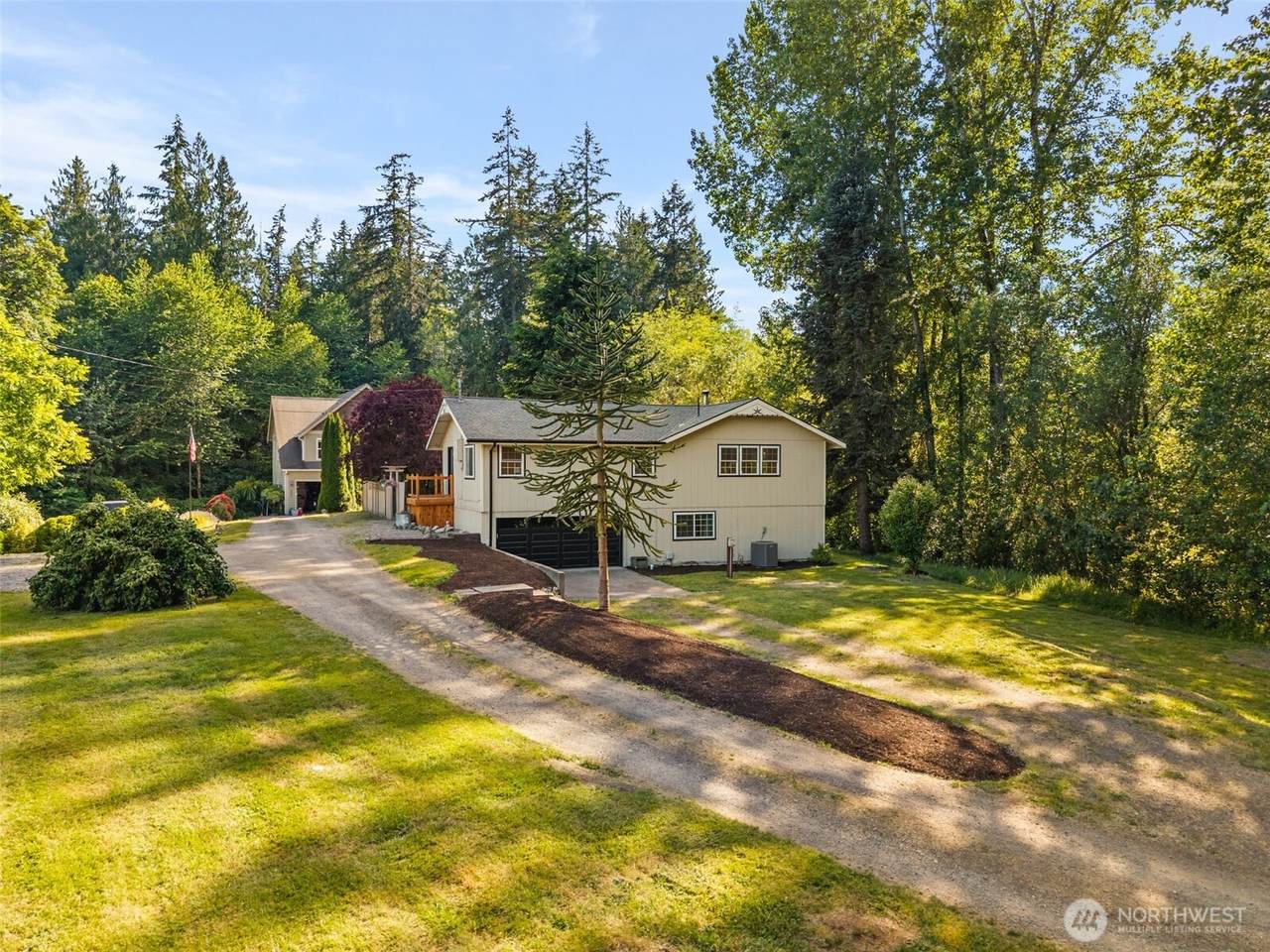 395 Blomster Way - Photo 1