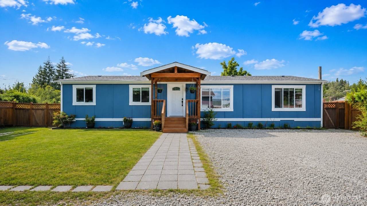 322 Chicago Boulevard - Photo 1