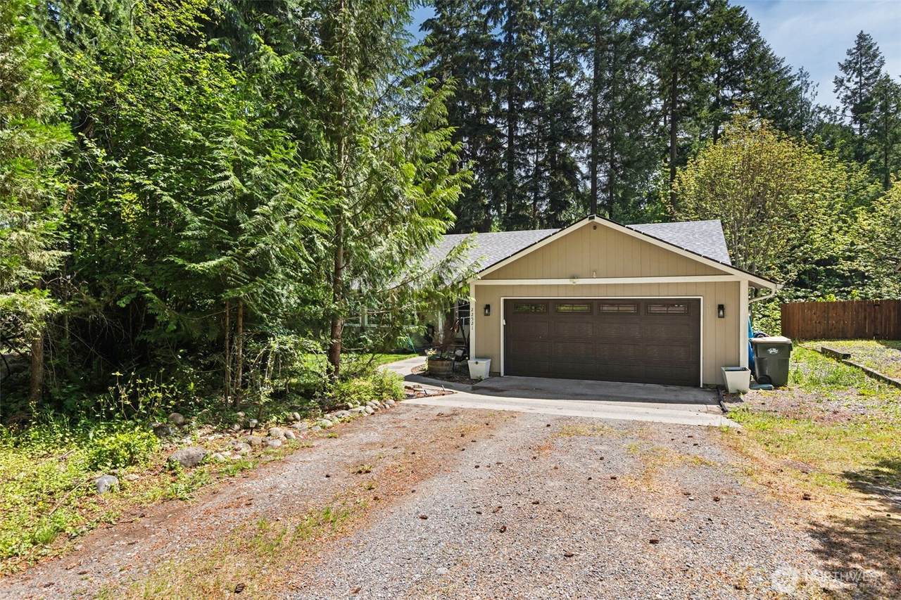 22521 Crown Circle - Photo 1