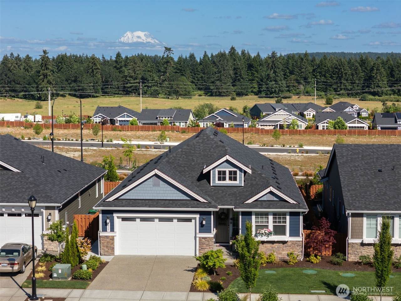 2835 Arrowroot Loop - Photo 1