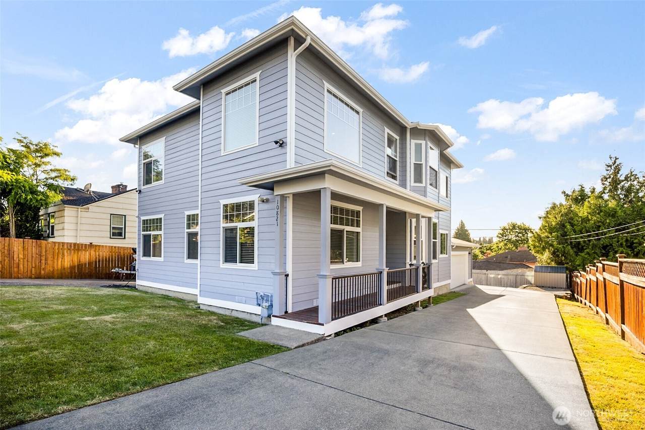 10821 Crestwood Drive - Photo 1