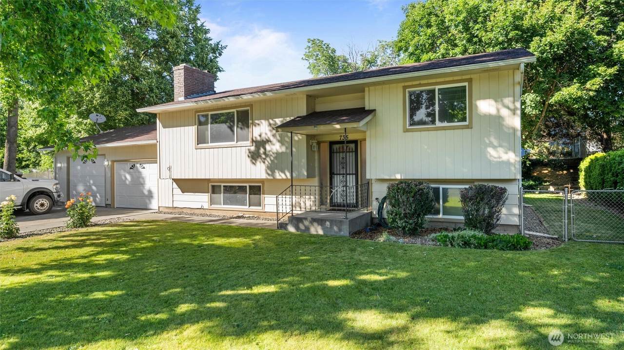 735 5th St. - Photo 1