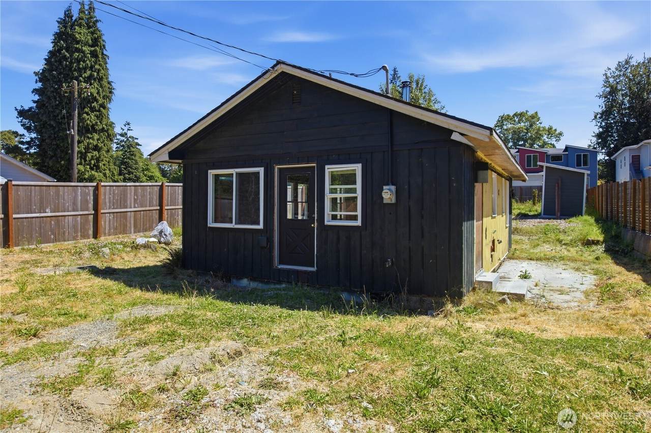 11410 8th Avenue - Photo 1