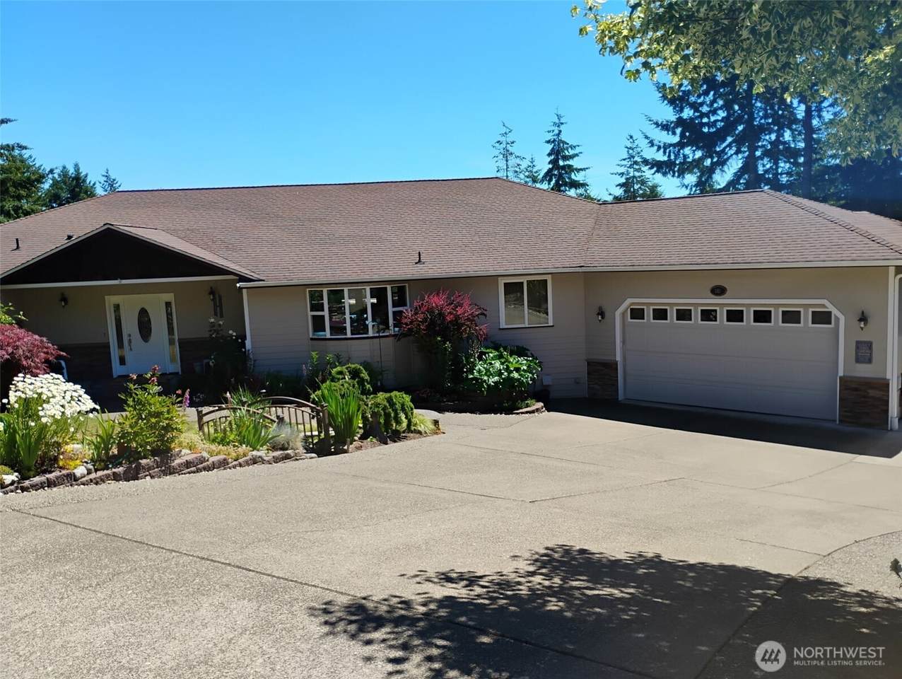 341 Rainier Court - Photo 1