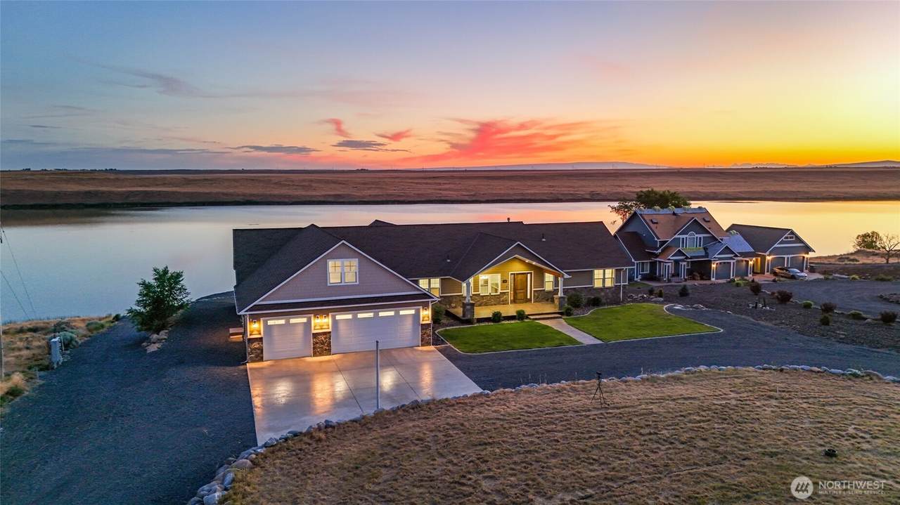 7328 Stonecrest Road - Photo 1