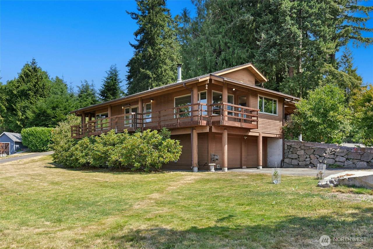 4917 Ocean Avenue - Photo 1