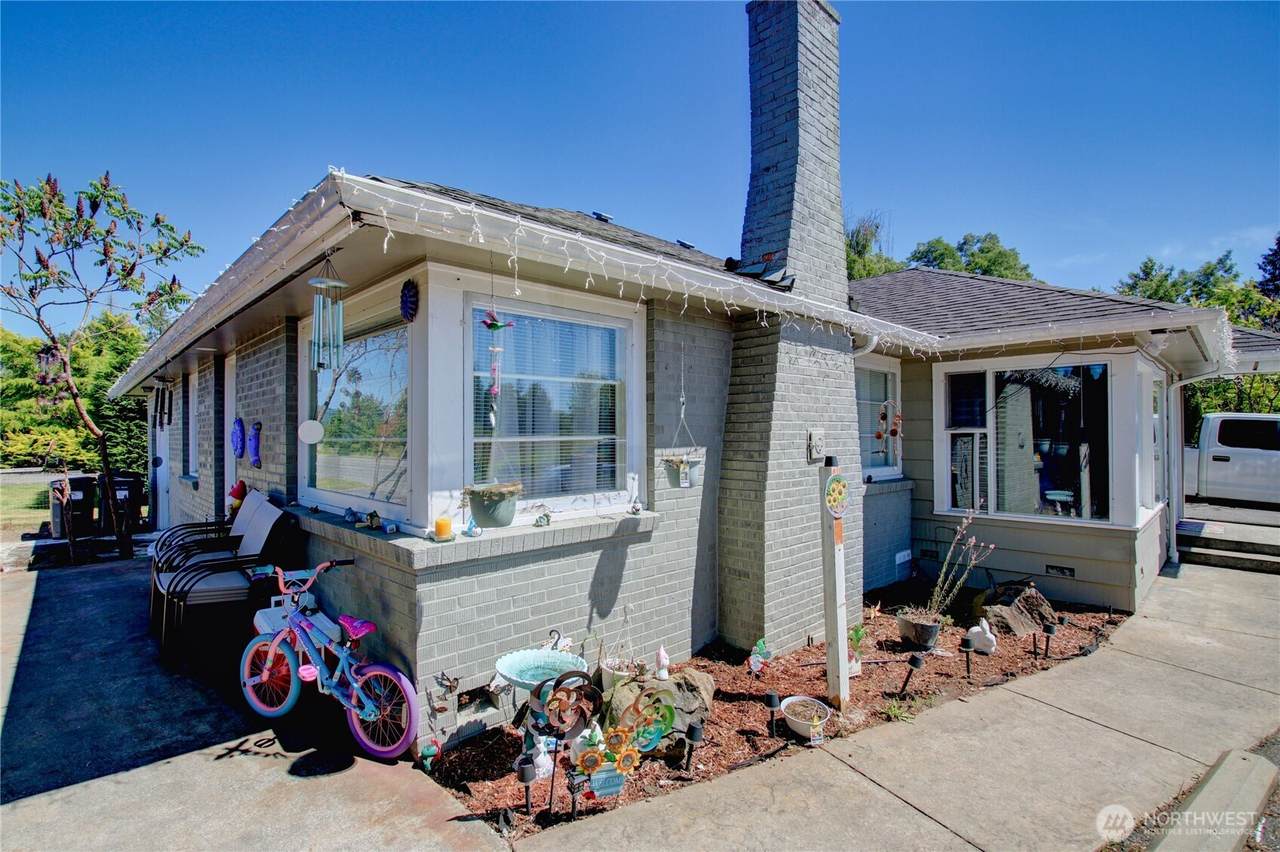 3312 College Way - Photo 1