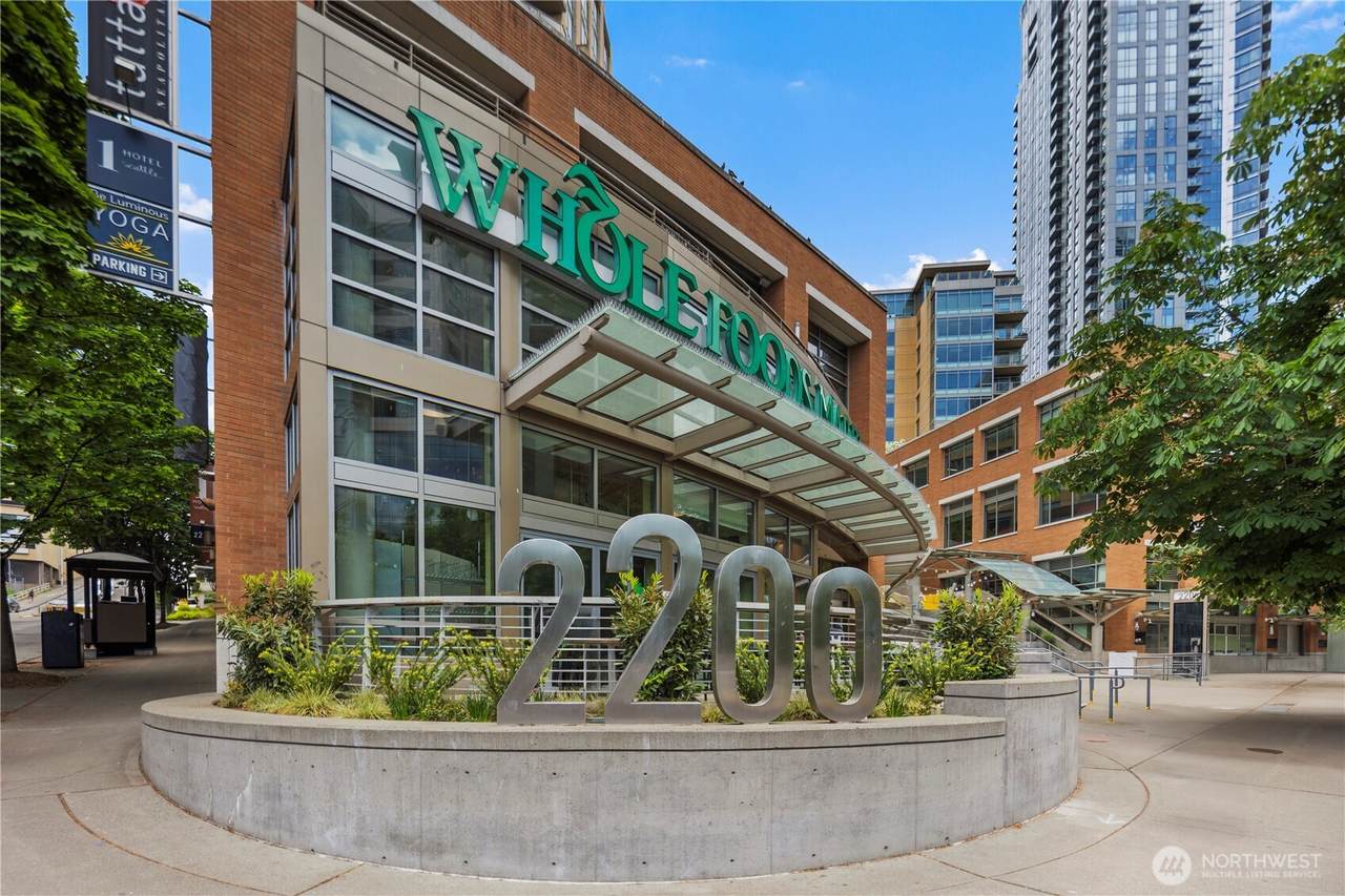 900 Lenora Street - Photo 1