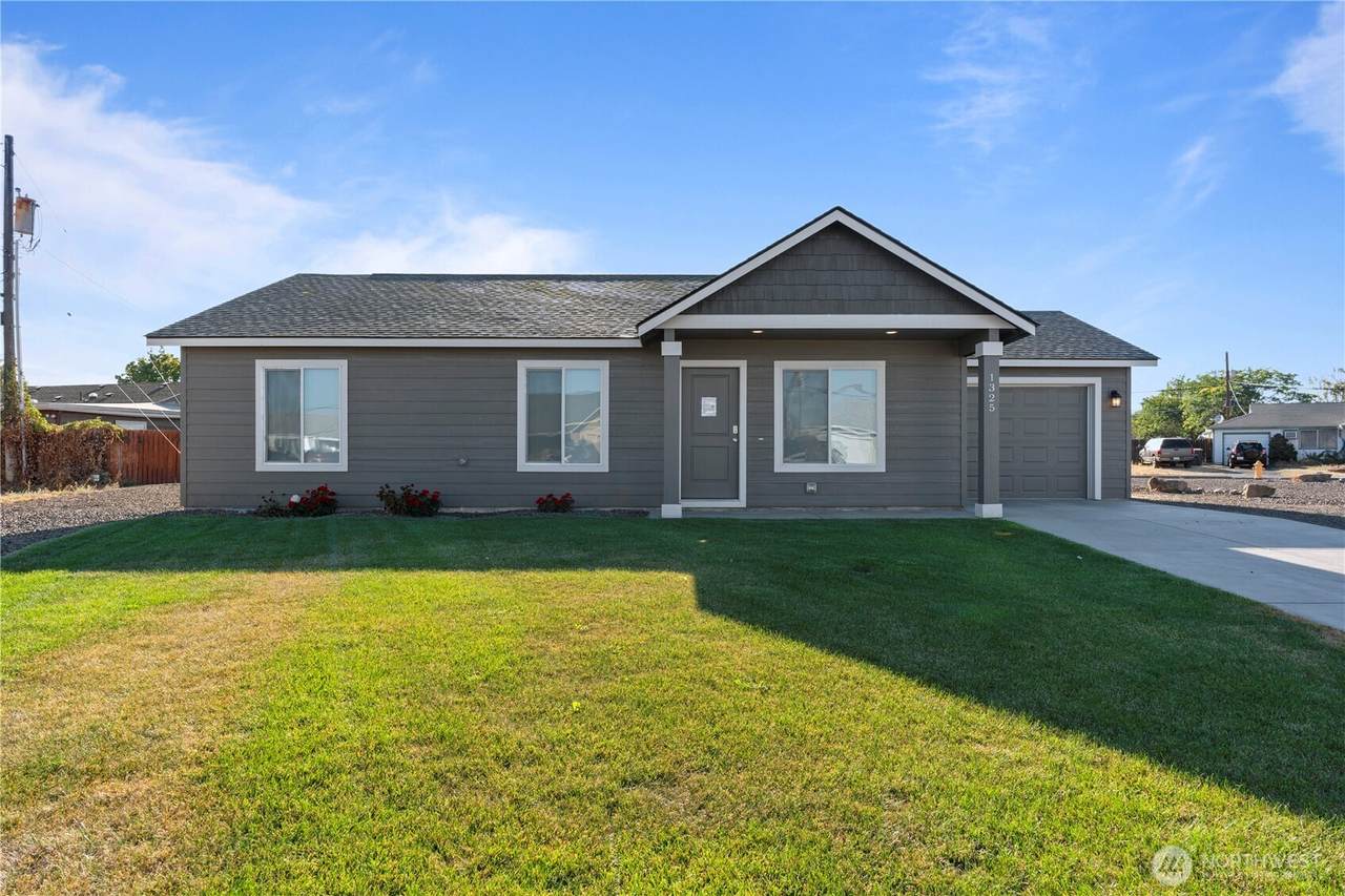 1325 Shaw Street - Photo 1
