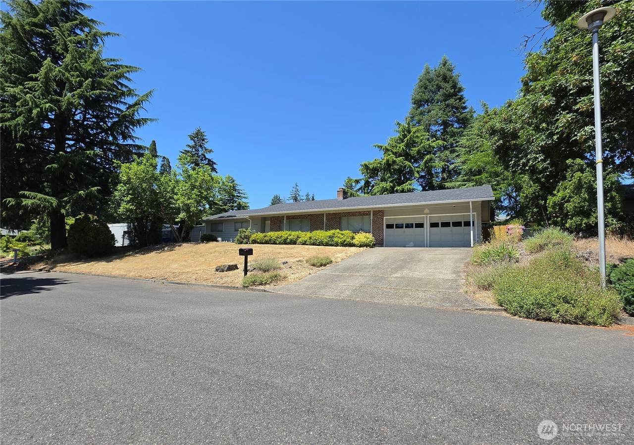 10016 11th Street - Photo 1