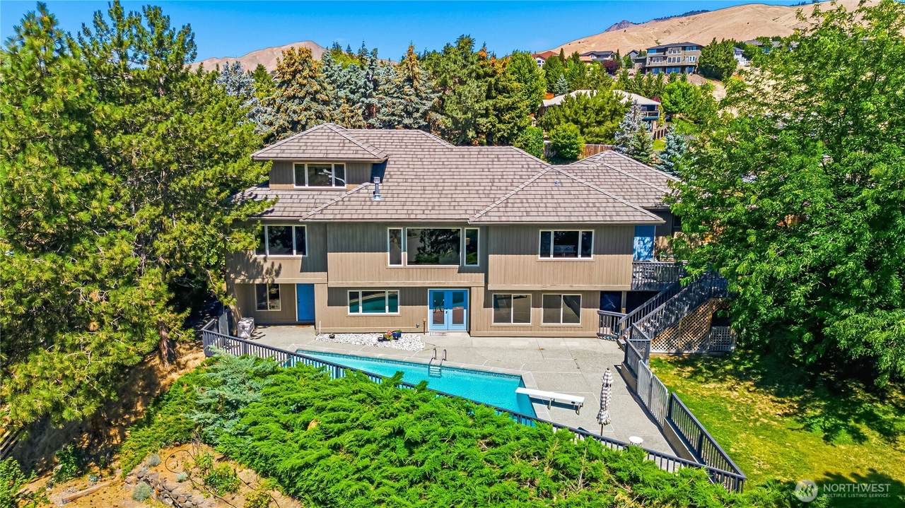 323 Stoneybrook Lane - Photo 1
