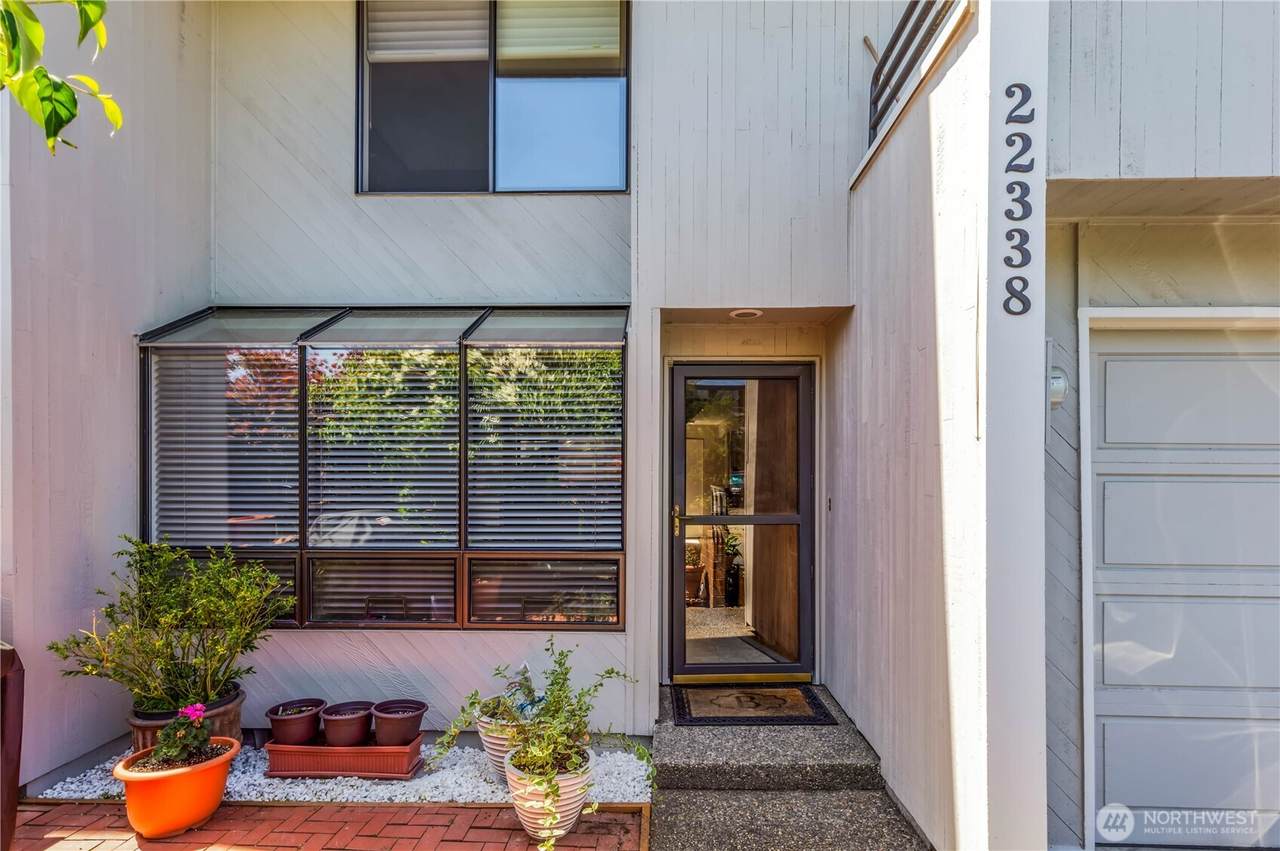 22338 6th Avenue - Photo 1