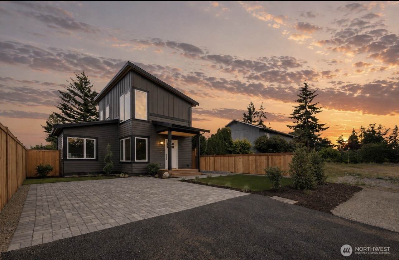 15701 117th Avenue - Photo 1