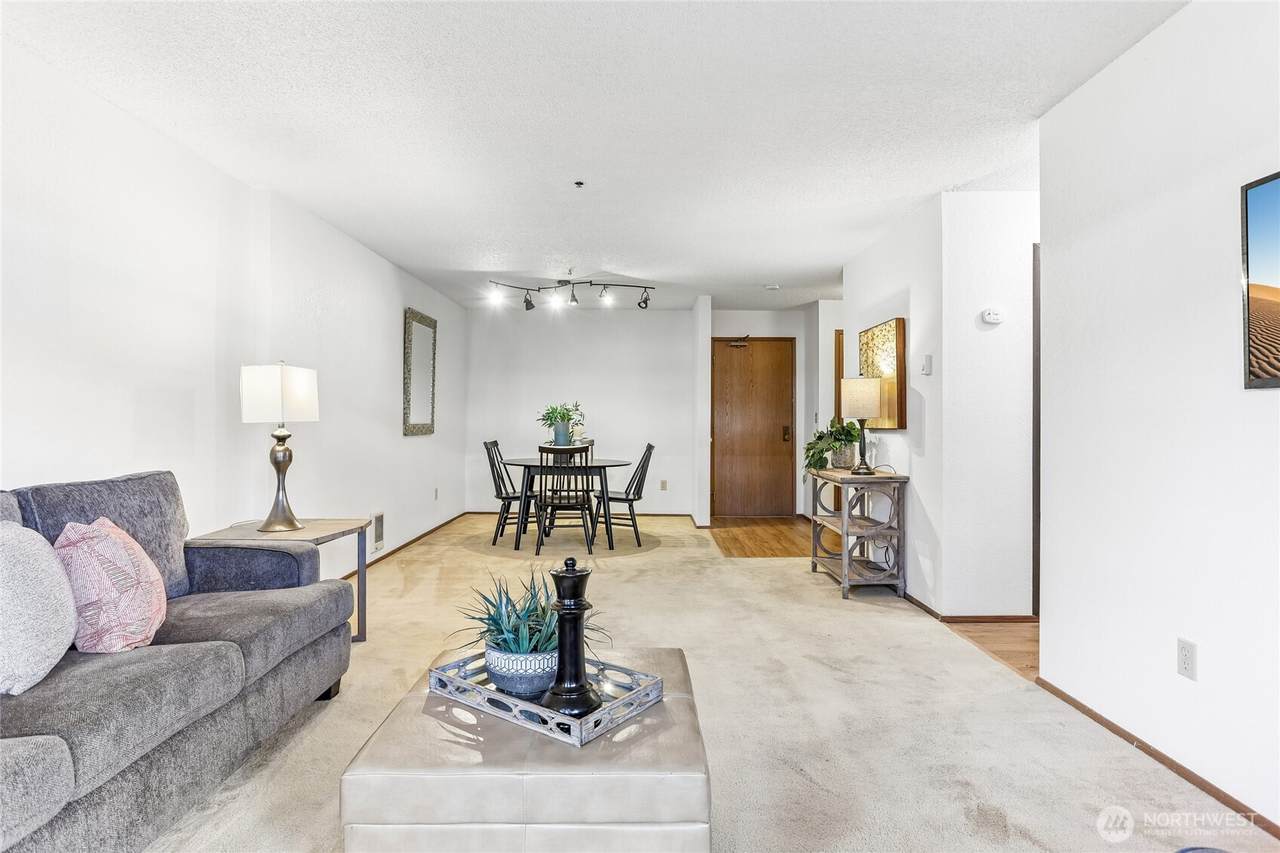 18620 52nd Avenue - Photo 1