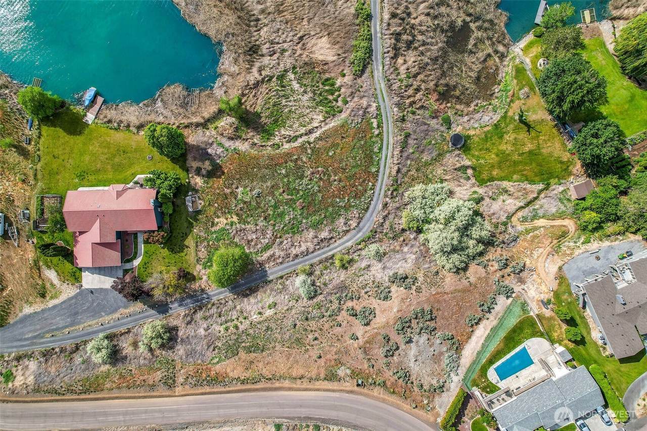 9130 SE Goodrich Road - Photo 1