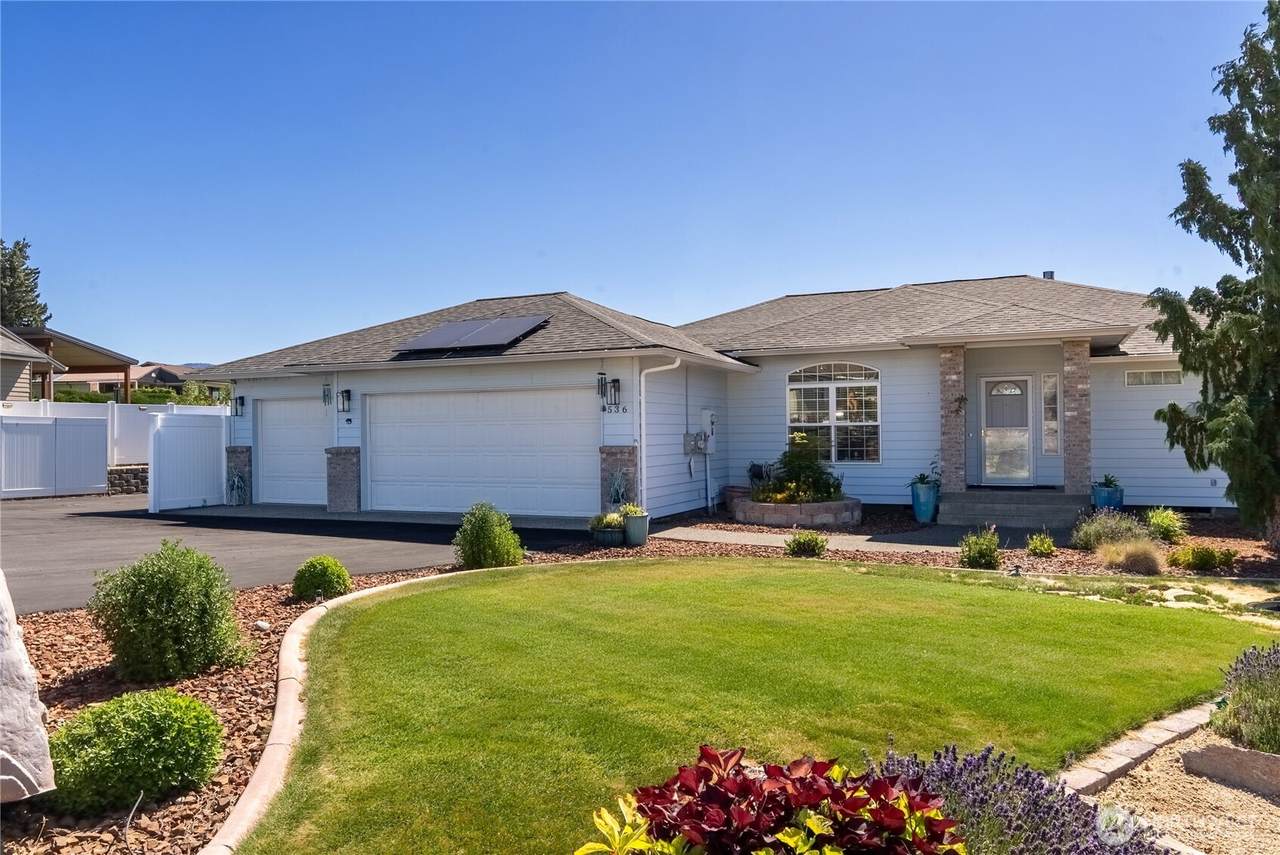 536 Hillcrest Circle Drive - Photo 1