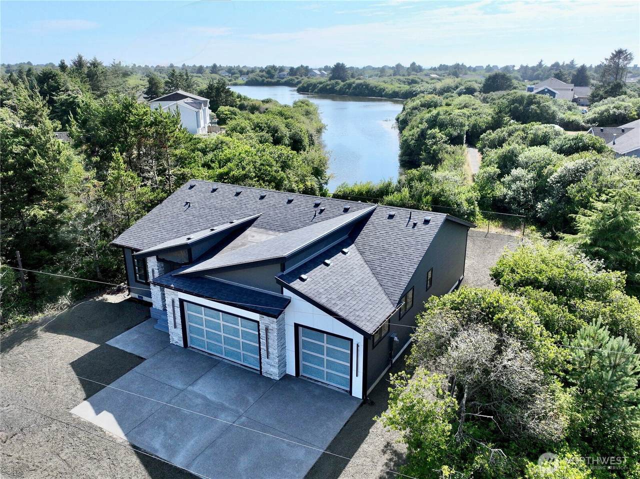 887 Texmar Avenue - Photo 1