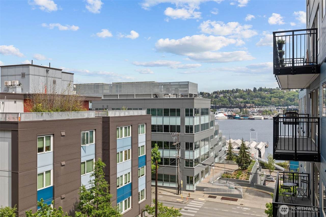701 Galer Street - Photo 1