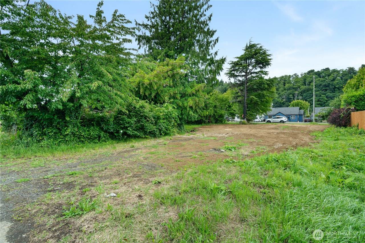 2922 Sumner Avenue - Photo 1