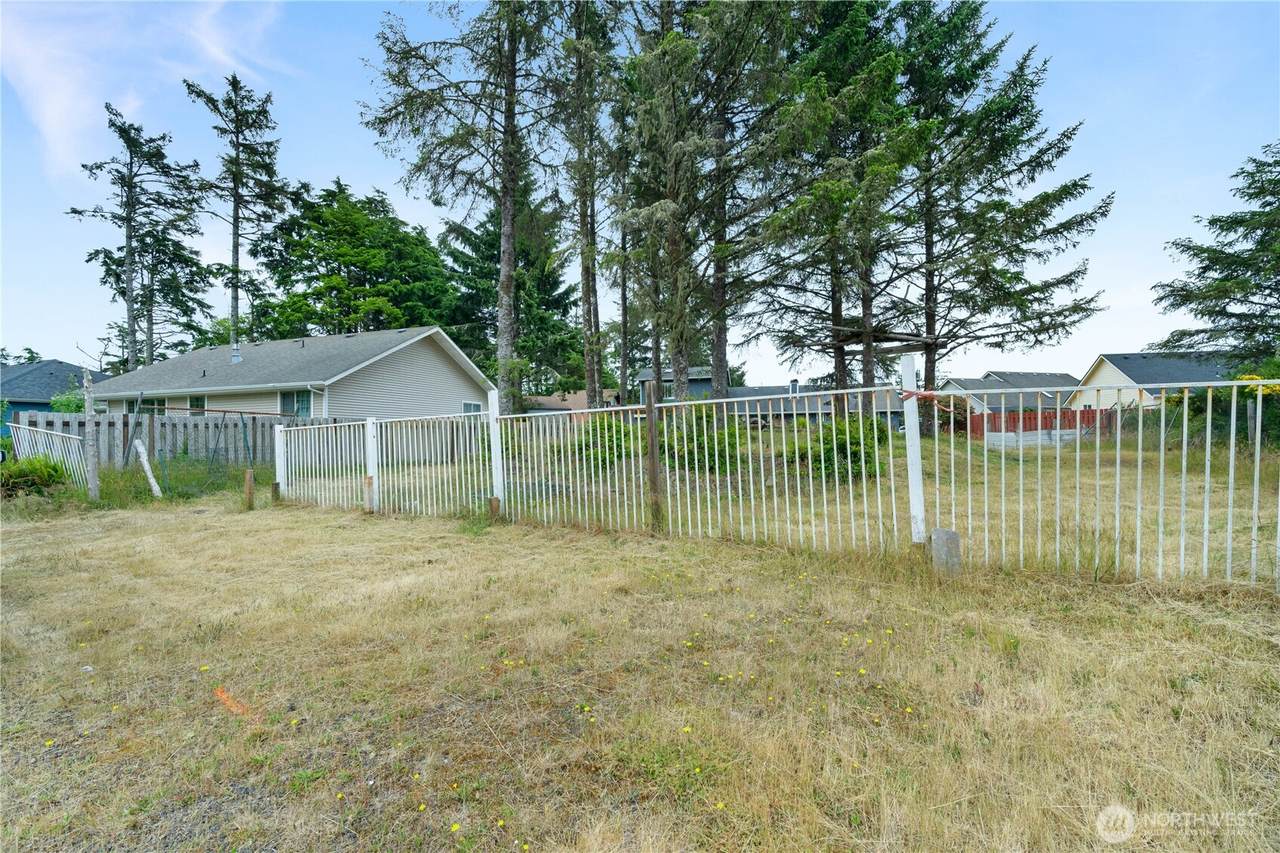 609 Blue Wing Loop - Photo 1