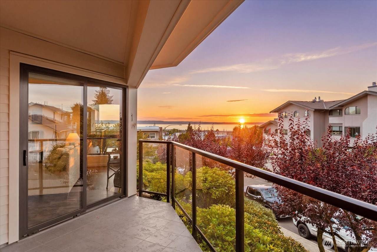524 Maple Street - Photo 1