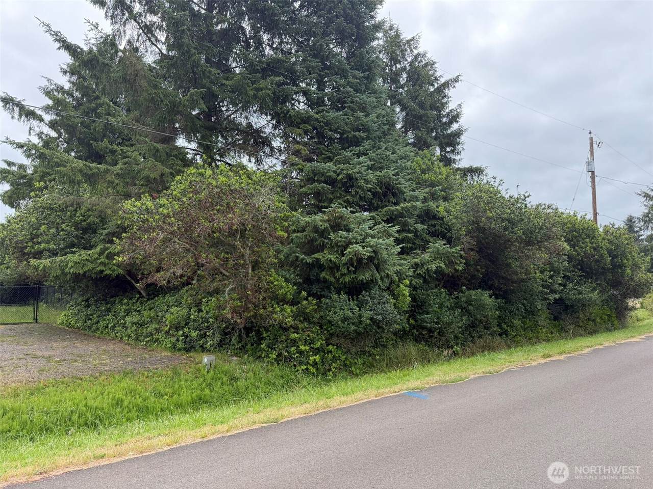 186 Wishkah Street - Photo 1