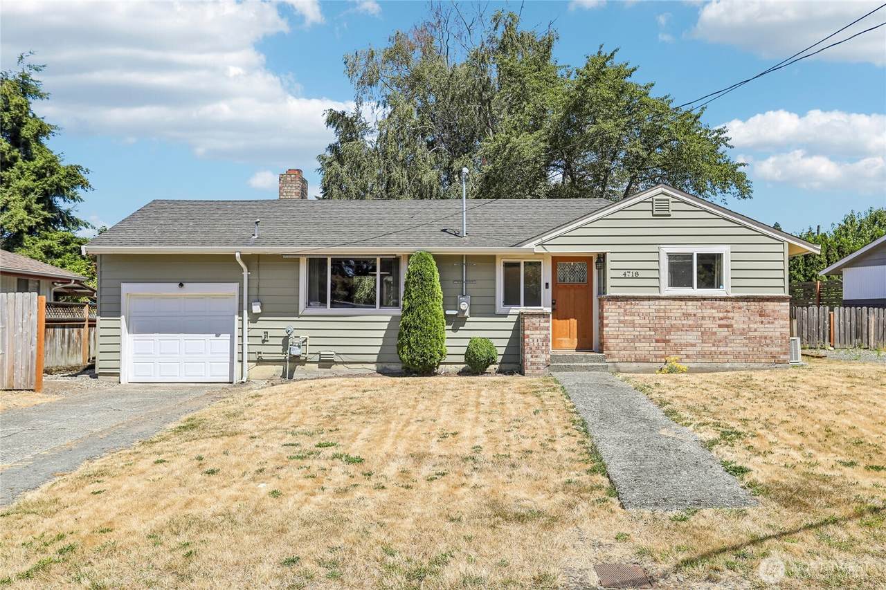 4718 Victor Street - Photo 1