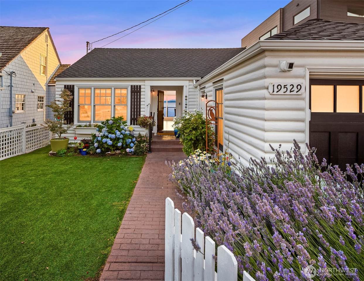 19529 27th Avenue - Photo 1