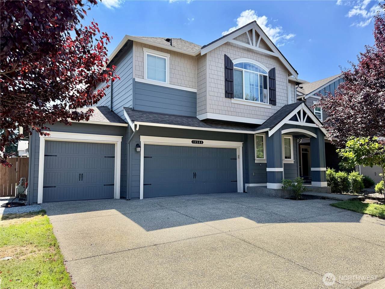 10568 191st St E - Photo 1