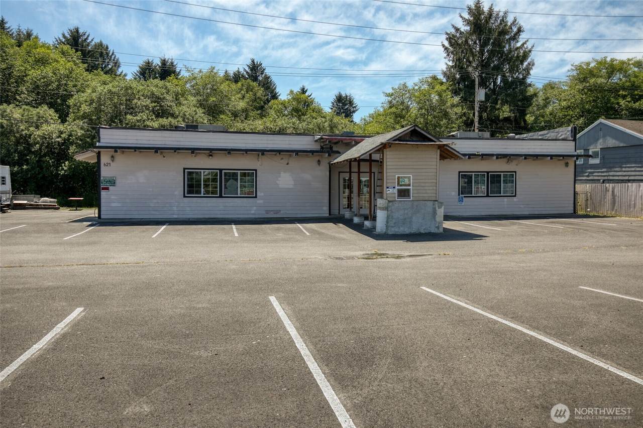 621 West Boulevard - Photo 1