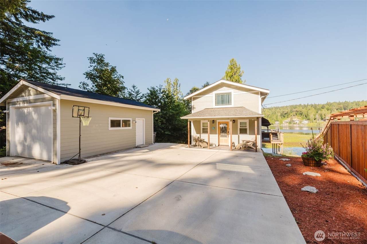 8022 Long Lake Road - Photo 1