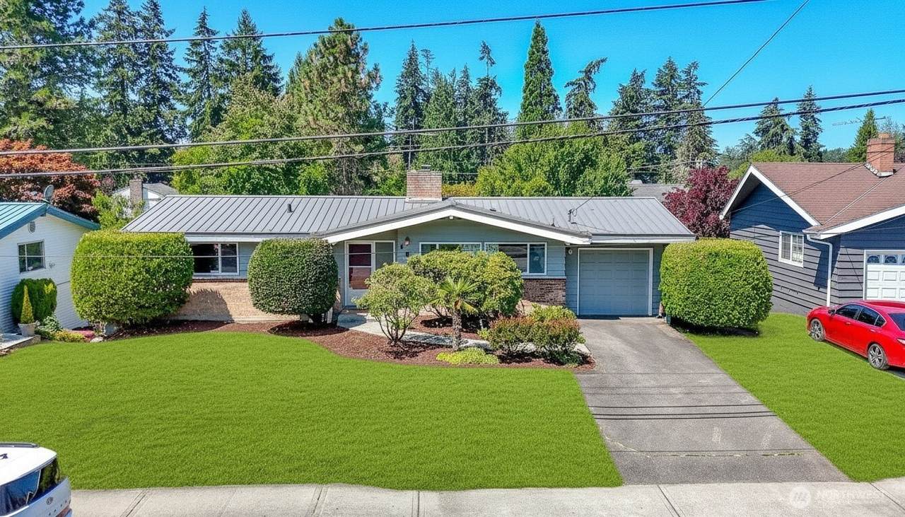 105 156th Avenue - Photo 1