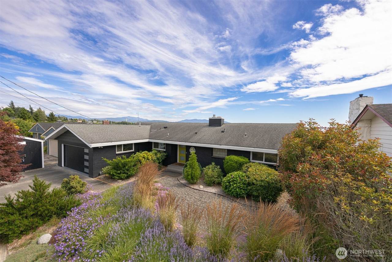 3919 Cliffside Drive - Photo 1