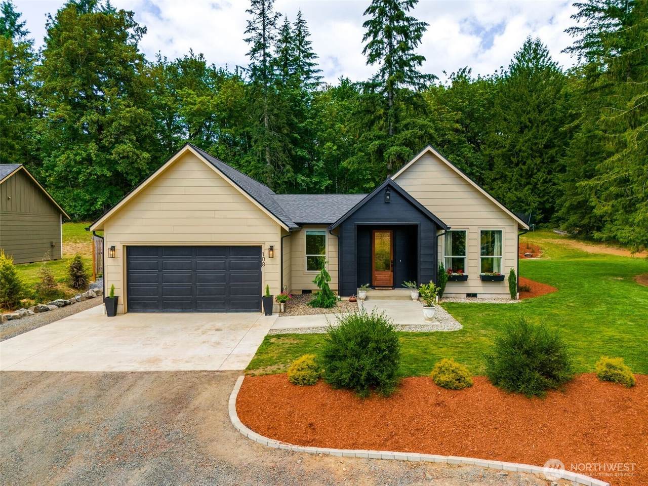 108 Lily Lane - Photo 1
