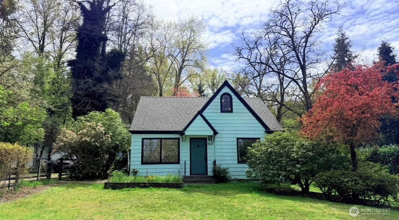 7637 165th Street - Photo 1