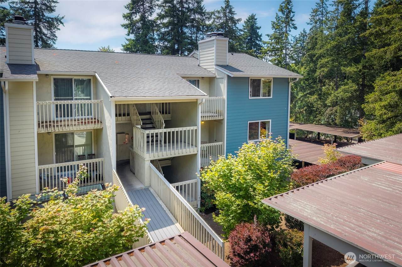 9474 Redmond-Woodinville Road - Photo 1
