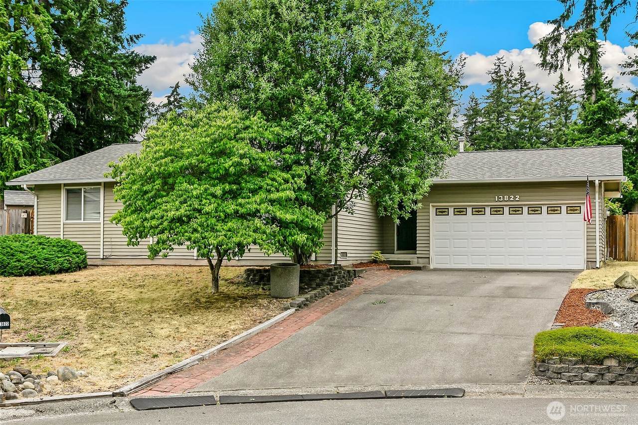 13822 163rd Street - Photo 1