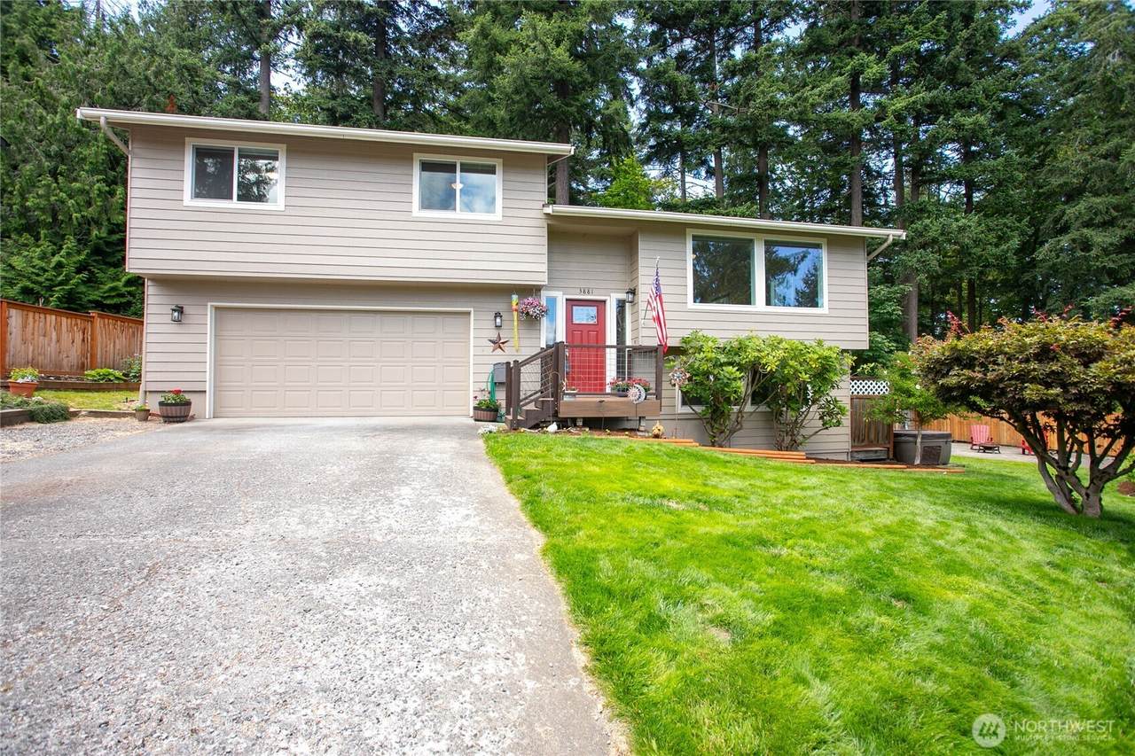 3881 Magrath Road - Photo 1