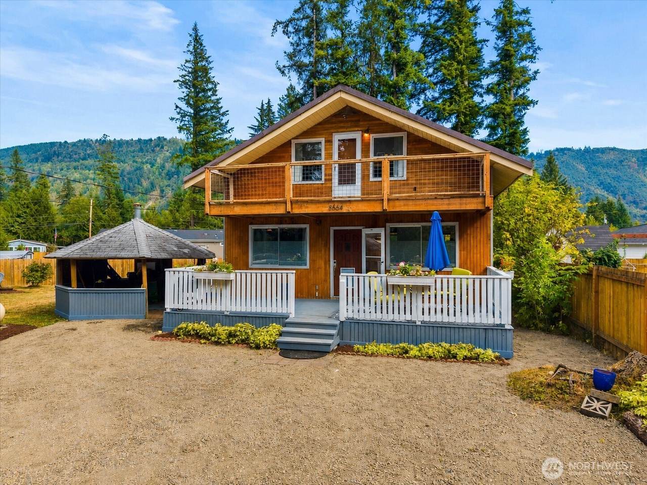 8664 Valley Ct - Photo 1