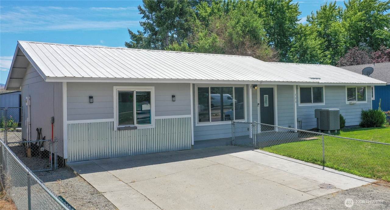 733 Ridge Place - Photo 1