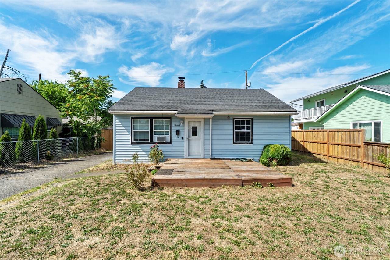 2904 24th - Photo 1