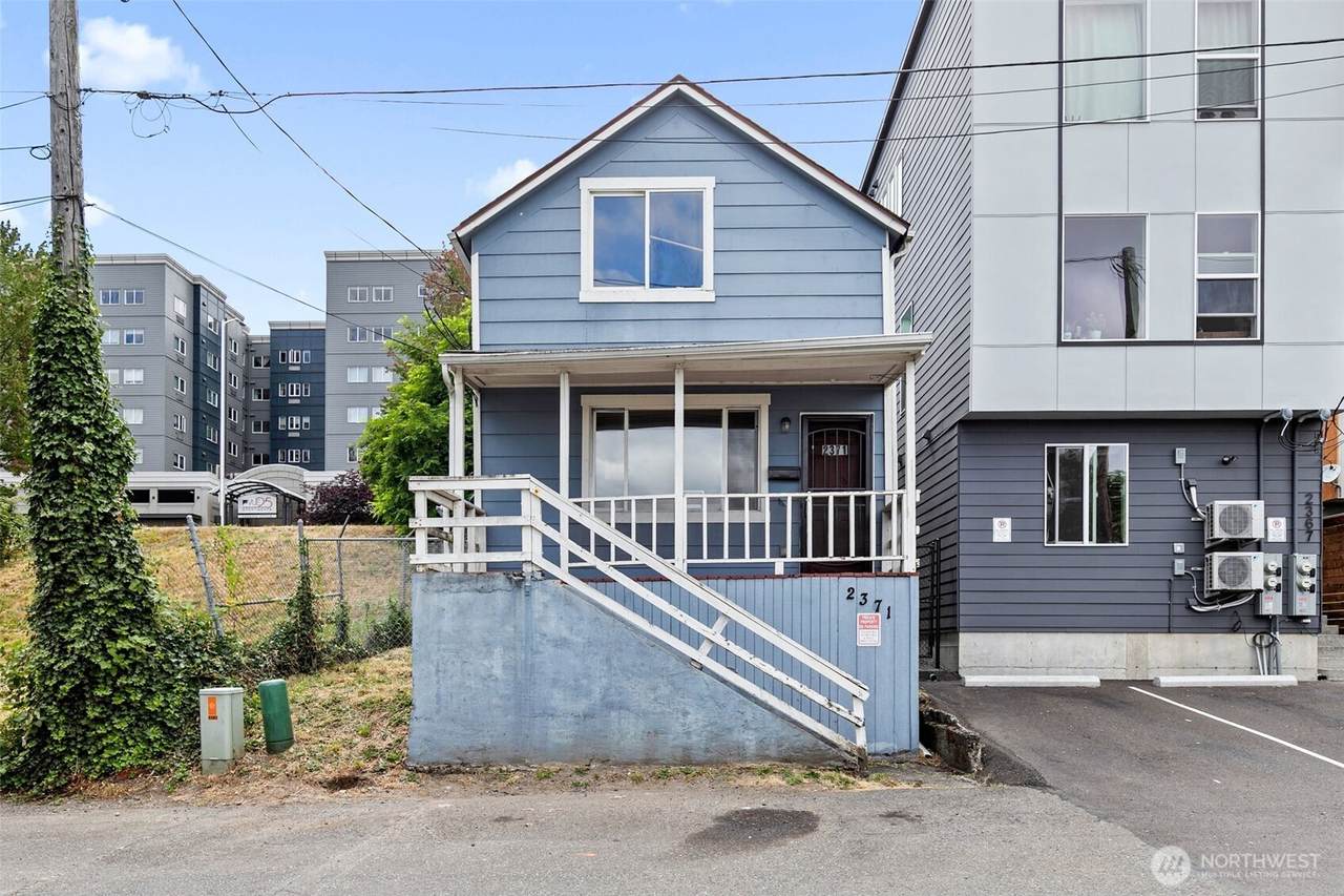 2371 Yakima Avenue - Photo 1