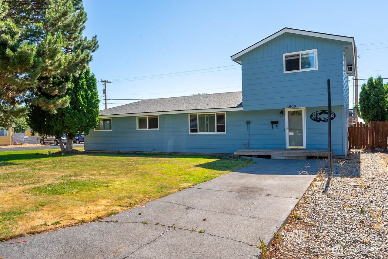 1608 C St. - Photo 1