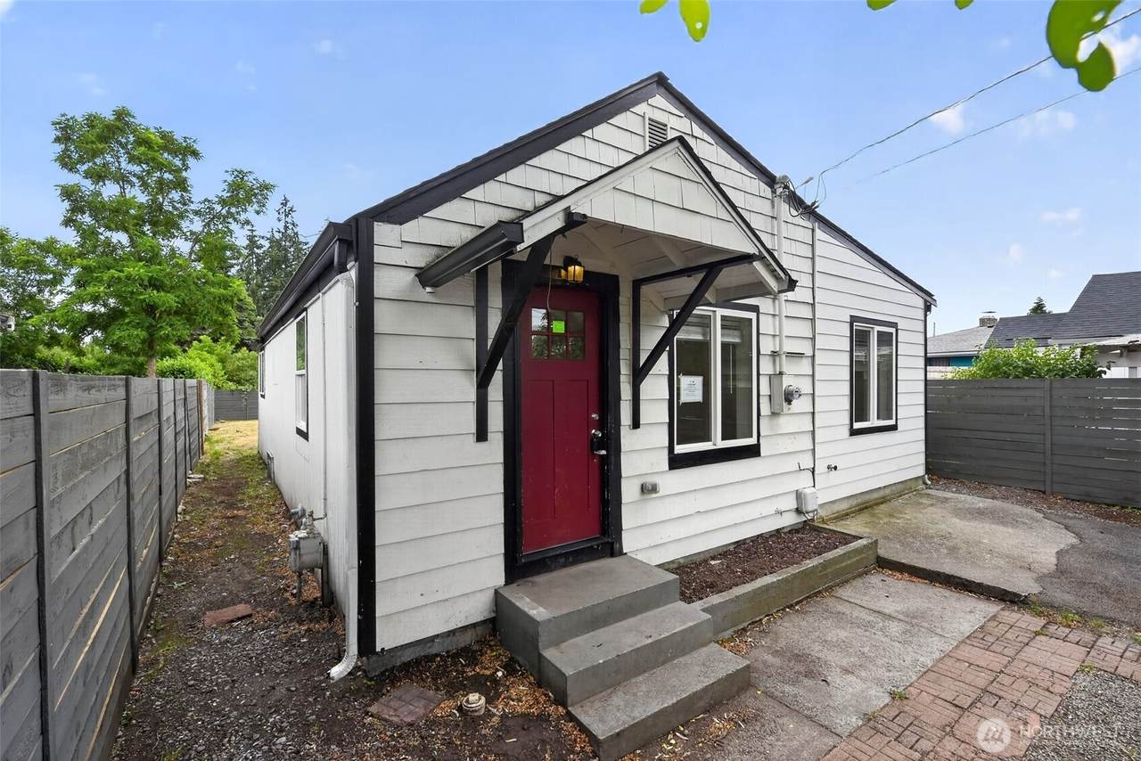 512 133rd Street - Photo 1