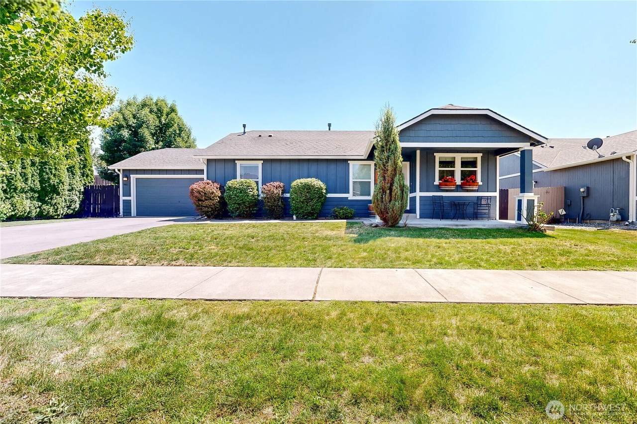 965 Hedine Road - Photo 1
