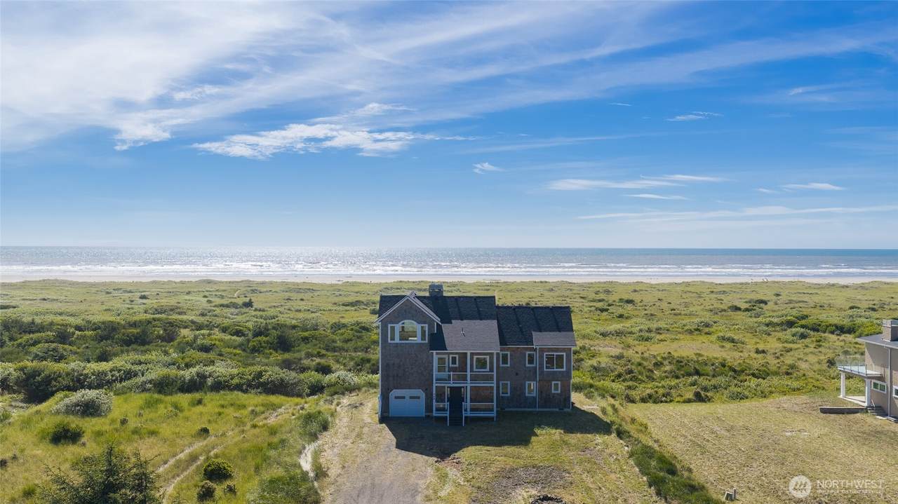 126 Dunes Lane - Photo 1